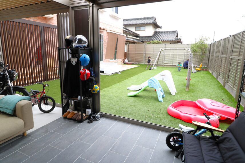 大田市 外構リフォーム バイクや趣味用品を収納したガレージ