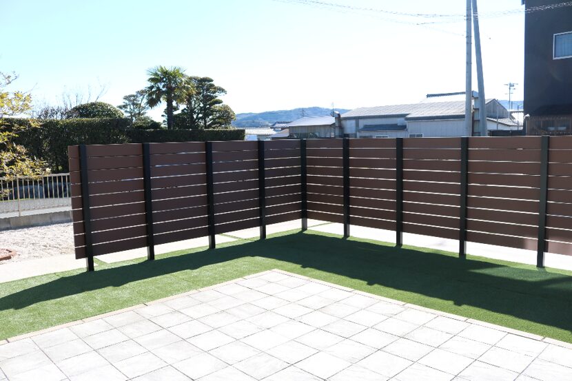 大田市 外構リフォーム プライバシーを守る目隠しフェンス設置