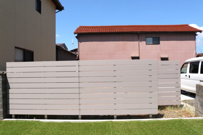 大田市 外構リフォーム プライバシー確保のための目隠しフェンス施工