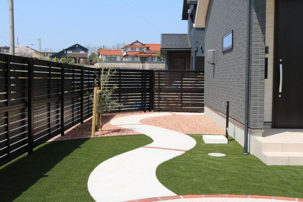 大田市で施工した目隠しフェンス事例