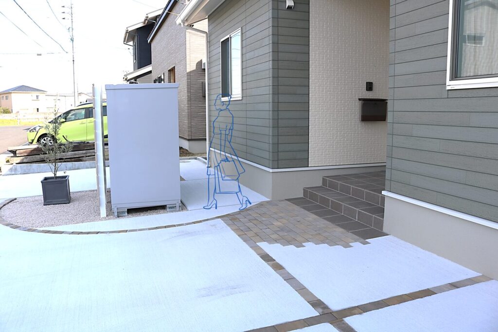 大田市 木目調フェンス付き駐輪場 外構施工事例