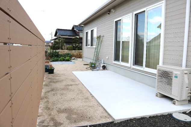 大田市 外構工事 プライバシーを守る目隠しフェンス施工事例