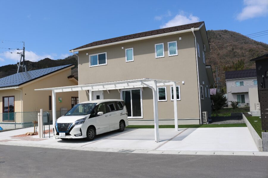 大田市 外構工事 デザインブロックで区切られた駐車スペース