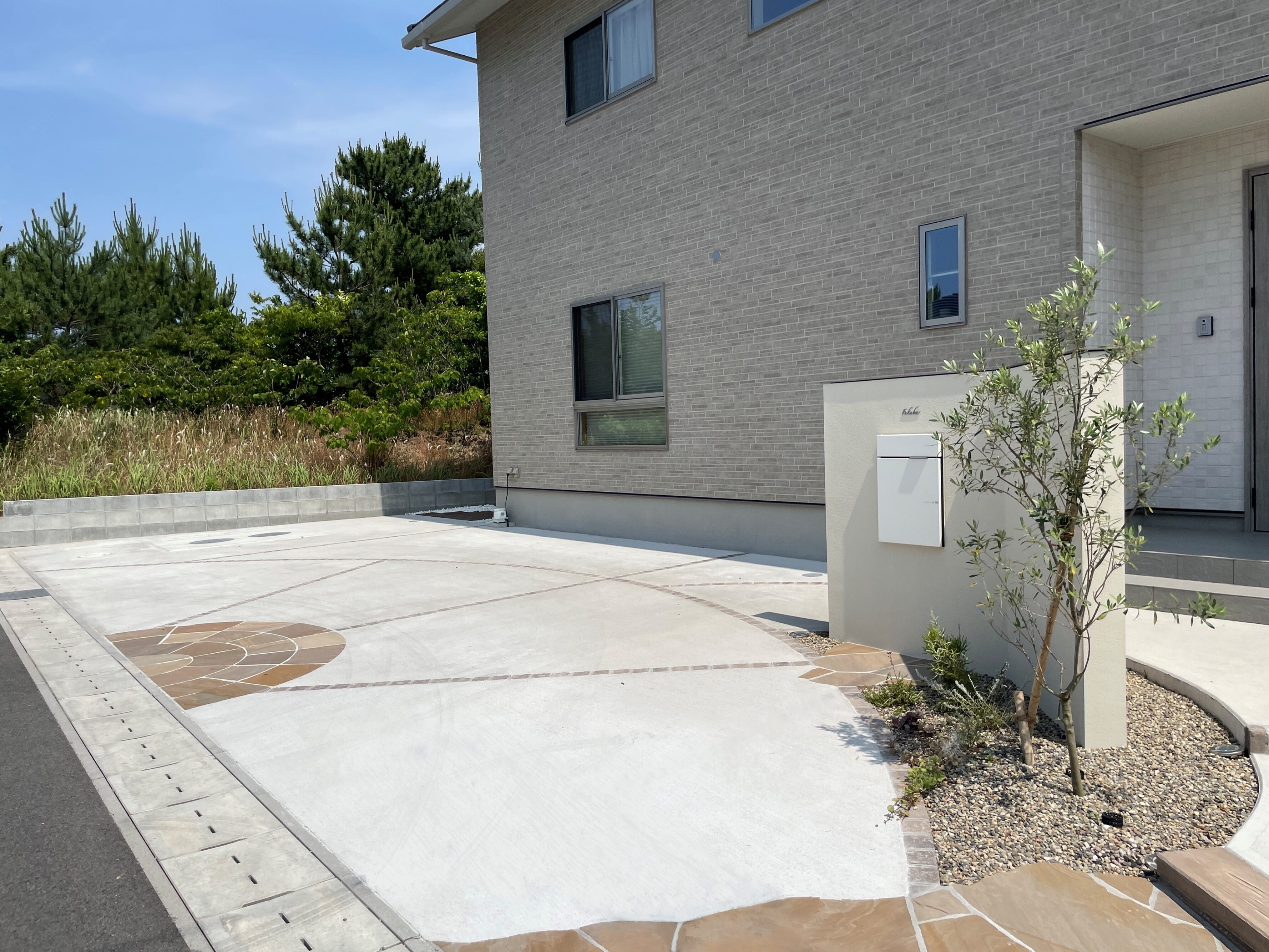 大田市 外構リフォーム 駐車場拡張後の全景