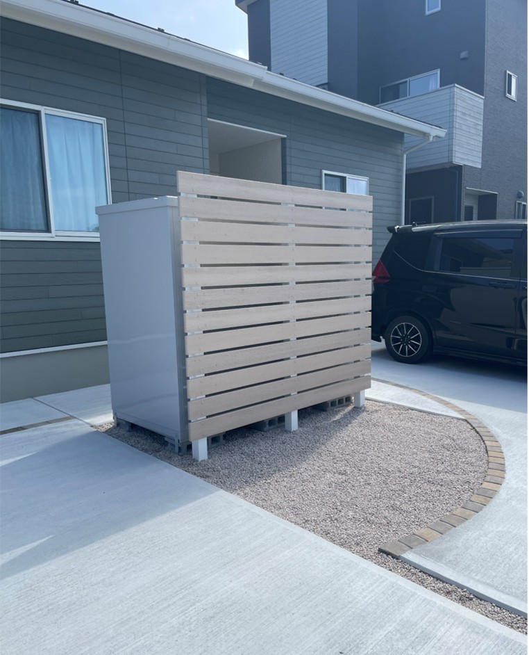 大田市 木目調フェンス付き駐輪場 外構施工事例