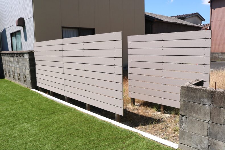 大田市 外構リフォーム プライバシー確保のための目隠しフェンス施工