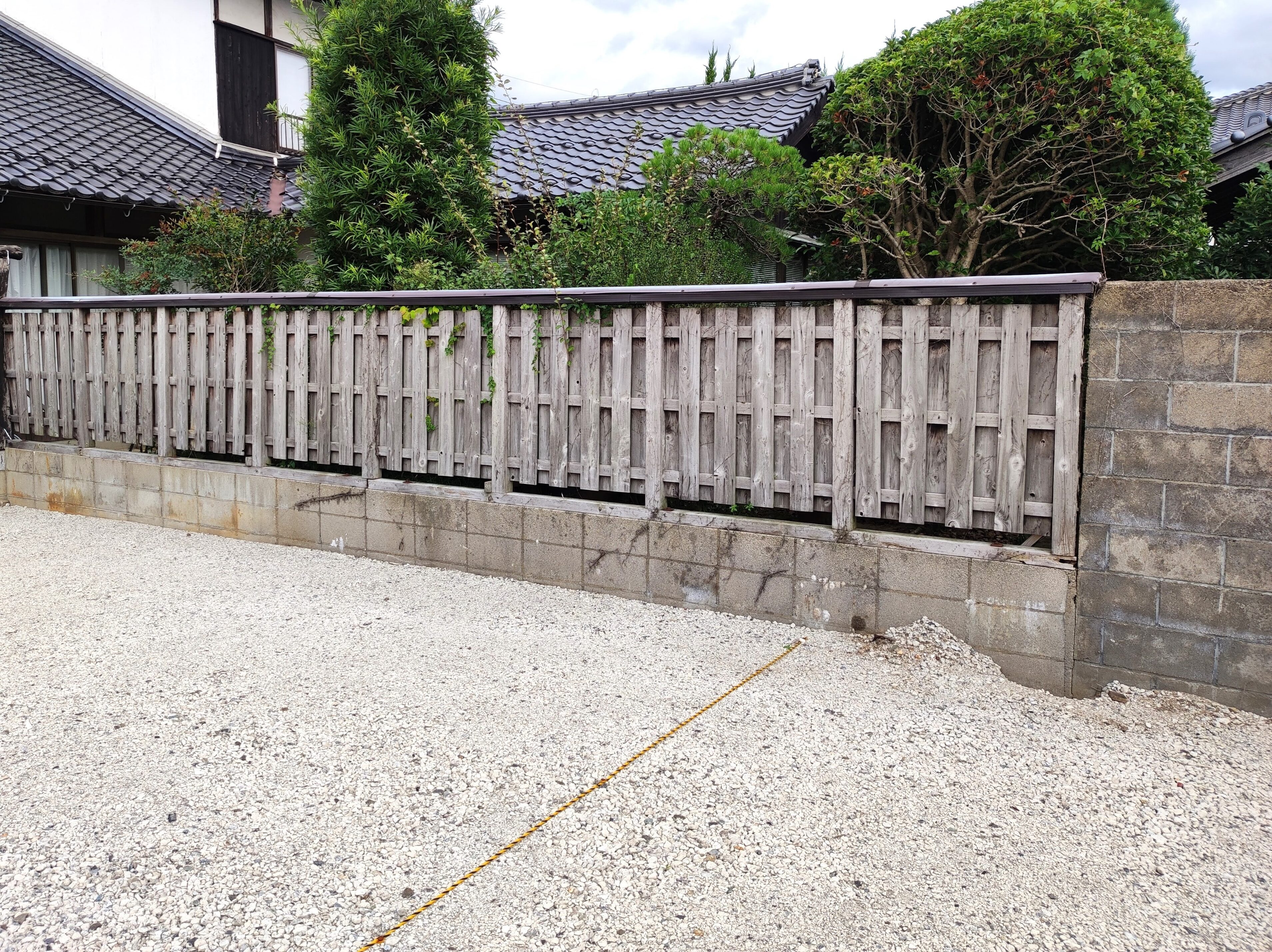 大田市 外構リフォーム 倒壊の危険がある老朽化した木製フェンス