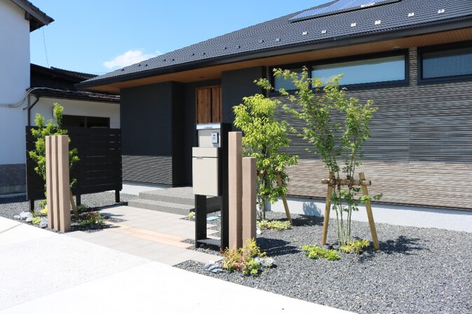 大田市 外構施工 門まわりと玄関アプローチの外構事例